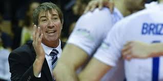 Tout juste rentré du japon où il vient de terminer la première de ses quatre années à la tête des panasonic panthers d'osaka dans le championnat japonais (v league), laurent tillie profite. Volley Bientot Entraineur Au Japon Laurent Tillie Veut Se Reinventer