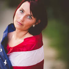 Ginger Tomlinson's Instagram, Twitter & Facebook