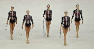 Farfalle d'oro nell'all around della world le farfalle hanno vinto con un distacco netto rispetto alle altre squadre sul podio: Mondiale Di Ginnastica Ritmica Le Farfalle Vincono Il Bronzo In Azerbaigian Il Fatto Quotidiano