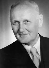 Verfolgte Pathologinnen und Pathologen im Nationalsozialismus :  Opferstatus, Lebenswege in der Emigration (USA) und die Rolle (e