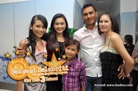 Pertelingkahan itu bermula apabila emma mendapat tahu bahawa zahirah dan kamal terbabit cinta. Eksklusif Gambar Terbaru Keluarga Erin Malek Sensasi Selebriti