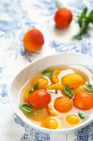 Abricots Au Sirop De Basilic Un Dejeuner De Soleil Recette Abricot Abricot Au Sirop Soupe De Fruits