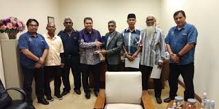 Check spelling or type a new query. Kunjung Hormat Bertemu Exco Sukan Negeri Perlis Yb Tuan Hamizan Hassan Yakeb