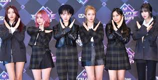 소속사 쏘스뮤직은 18일 팬 커뮤니티를 통해 당사 소속 아티스트인 여자친구와의 전속 계약이 오는 5월 22일 종료된다고 밝혔다. Wcks9goooedoom