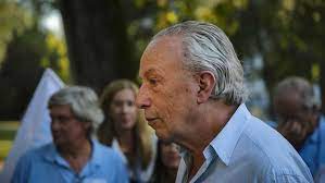 Pedro santana lopes was born in campo grande, lisbon, to aníbal luís lopes (b. Santana Lopes Triste Com Cisao Sporting Jornal Record