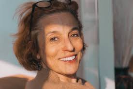 Cameron Crowe hand-delivers a message from Joni Mitchell to Stephen.  #Colbert #Biopic #JoniMitchell