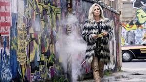 A new wonder woman sneak peek has been released teasing kristen wiig's mysterious transformation into the film's primary villain. Wonder Woman 1984 The Secrets Of Cheetah Den Of Geek