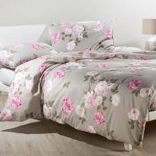 In camera da letto ci sono due elementi fondamentali che rendono la stanza squisitamente shabby chic: Copripiumino Matrimoniale Provenzale Completo Copripiumino Caleffi Store Ufficiale Freedom Tavern