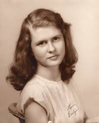 Evelyn Stanley's Instagram, Twitter & Facebook