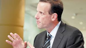 UBS investment chief poised to quit company