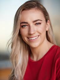 Mia Barrett's Instagram, Twitter & Facebook