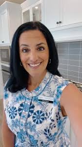 Danielle Schacht's Instagram, Twitter & Facebook