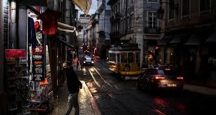 La french radio, première radio pour la communauté francophone au portugal. En Etat D Urgence Sanitaire Le Portugal Experimente Le Couvre Feu Le Quotidien