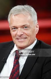 Thomas Minder's Instagram, Twitter & Facebook