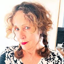 How to make friends in Valencia, Spain as a solo retiree?