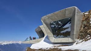 Sein felsenhaus in südtirol versteckt sich dagegen in der tiefe des berges. Reinhold Messner Interview Zum 75 Ich Hatte Nicht Gedacht Dass Ich 40 Werde Bayern 1 Radio Br De