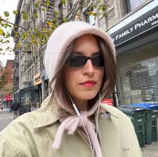 Molly Stuart (@mollysuzannee) • Instagram photos and videos