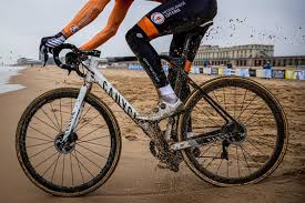 Mathieu van der poel naast de wegfiets, crosser en mountainbike binnenkort ook in een trapauto? Mathieu Van Der Poel S World S Winning Canyon Inflite Cf Slx Cyclocross Bike Road Cc