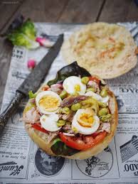 Pan Bagnat Nicois Recette En 2020 Recette Pan Bagnat Recettes De Cuisine Recette