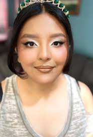 Prueba para quinceañera que utilizará para sesión fotográfica 😉👌🏽📷 🎥 .  . Pregunta por nuestros paquetes disponibles 😃🙂 . . Maquillaje por  maciasmine y peinado realizado por Ochoa Nan #MaquillajeParaXV  #maquillajecelaya #maquillajequinceañera