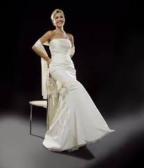 +++ ich verkaufe mein sehr gut erhaltenes hochzeitskleid, welches ich nur. Grimberg Couture