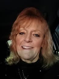 Happy New Year to everyone. (We had the privilege of hearing Sophie Rudge  play during our Boxing Day meal.😊) Obviously not a ukulele…but it has  strings 😊😂🤷‍♀️