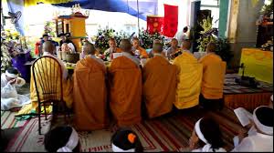 What color flowers for vietnamese funeral. Vietnamese Funeral Customs Do S Don Ts 2021