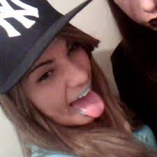 Jackie Almeida's Instagram, Twitter & Facebook