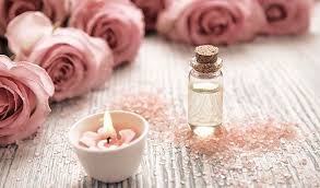 L Huile De Rose Musquee Un Elixir De Jeunesse 100 Naturel Huile De Rose Huile De Rose Musquee Huile Rose Musquee