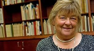 Tina Dakin's Instagram, Twitter & Facebook