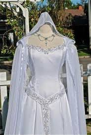 Celtic Wedding Dresses Celtic Wedding Dress Weddingdressesideasilike Medival Wedding Dr In 2021 Celtic Wedding Dress Fantasy Gowns Medieval Wedding Dress