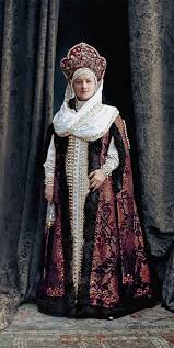 17 stunning colorized photographs of the Romanov royal costume ...