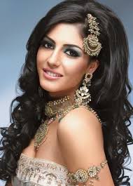 20 Gorgeous Indian Wedding Hairstyle Ideas Bridal Hair Pictures Indian Bridal Hairstyles Indian Hairstyles