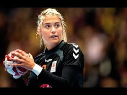 Hun har tidligere optrådt for aac arnhem, voc amsterdam og sønderjyske håndbold. Handball Beauties Estavana Polman Youtube