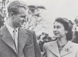En 1939, le tout jeune philip s'engage dans la royal navy et commence à suivre des cours à la britannia royal naval college de dartmouth. Elisabeth Ii 1926 Souveraine Discrete D Un Empire A Son Declin Herodote Net