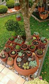 Bunga gloriosa juga sering disebut dengan bunga sungsang. Teras Makin Indah Lewat 10 Ide Unik Taman Depan Rumah