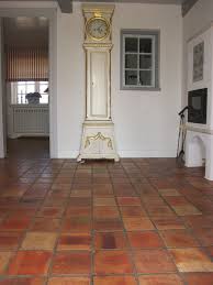 In unifarben grau sind diese bordürenfliesen sehr gut kombinierbar mit anderen. Antik Bau Stawe Terracottaplatten Terracotta Exklusiver Bodenbelag Terracotta Fliesen Und Dielenmanufaktur