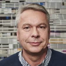 Find comfortable and awesome women's clothes in different sizes, colors and designs fast delivery wide selection sustainable products top quality to the c&a online shop! Thorsten Rolfes Verlasst C A Magazin Pressesprecher