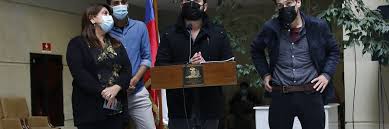 El candidato presidencial del frente amplio, gabriel boric, sufrió este viernes 30 de julio una agresión cuando visitaba a los imputados relacionados con el estallido social del 2019 en el centro de. Diputado Gabriel Boric Y Parlamentarios De Oposicion Presentan Proyecto Que Promueve La Paridad En La Inversion De La Salud Mental Diario La Quinta De Valparaiso