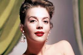 Foto povestea celui mai cunoscut brad de crăciun din lume. Cele Mai Frumoase Femei Din Toate Timpurile Life Ro