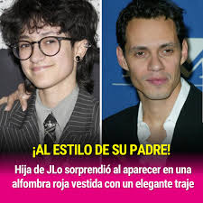 Ámonos! Estaría adoptando el 'look' del salsero 😎💃🕺  https://www.univision.com/famosos/hija-de-jlo-viste-al-estilo-de-su-papa-marc-anthony-para-increible-cita-con-su-mama-video?utm_campaign=ImageFamosos&utm_medium=social&utm_source  ...