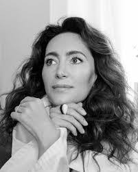 Melanie Simon's Instagram, Twitter & Facebook