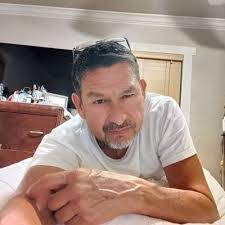 Arturo Coronado's Instagram, Twitter & Facebook