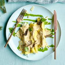 Cannelloni Van Spinazie En Eekhoorntjesbrood Met Peterseliecoulis Recept Spinazie Voedsel Ideeen Lekker Eten