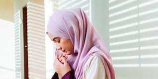 Berbeda dengan puasa ramadan, niat puasa senin kamis boleh dilafalkan di waktu malam ataupun saat fajar terbit. Bacaan Niat Puasa Sunnah Senin Kamis Beserta Hukum Dan Keutamaannya Merdeka Com