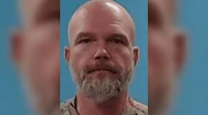 Hombre se cortó la pierna frente a su hija de 5 años