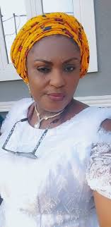 Efik hair, costumes and accessories.