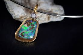 Welcome to indie and harper, a bohemian online jewelry store that gives gypsies everywhere the chance to own some of the most beautiful rings. Opalschmuck Handgemacht In Der Goldschmiede Wingerath