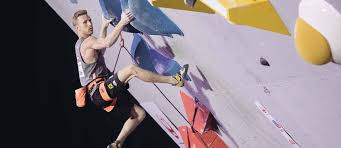 Das ist jakob schubert's trainingswand im garten. Jakob Schubert Verletzt Akute Beschwerden Seit 9c Versuch Lacrux Klettermagazin