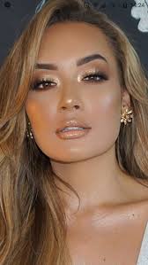 Pin von Jade Antolec auf Makeup